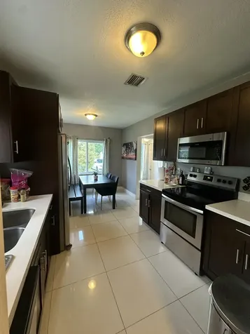 11150 Peachtree Drive Miami FL 33161