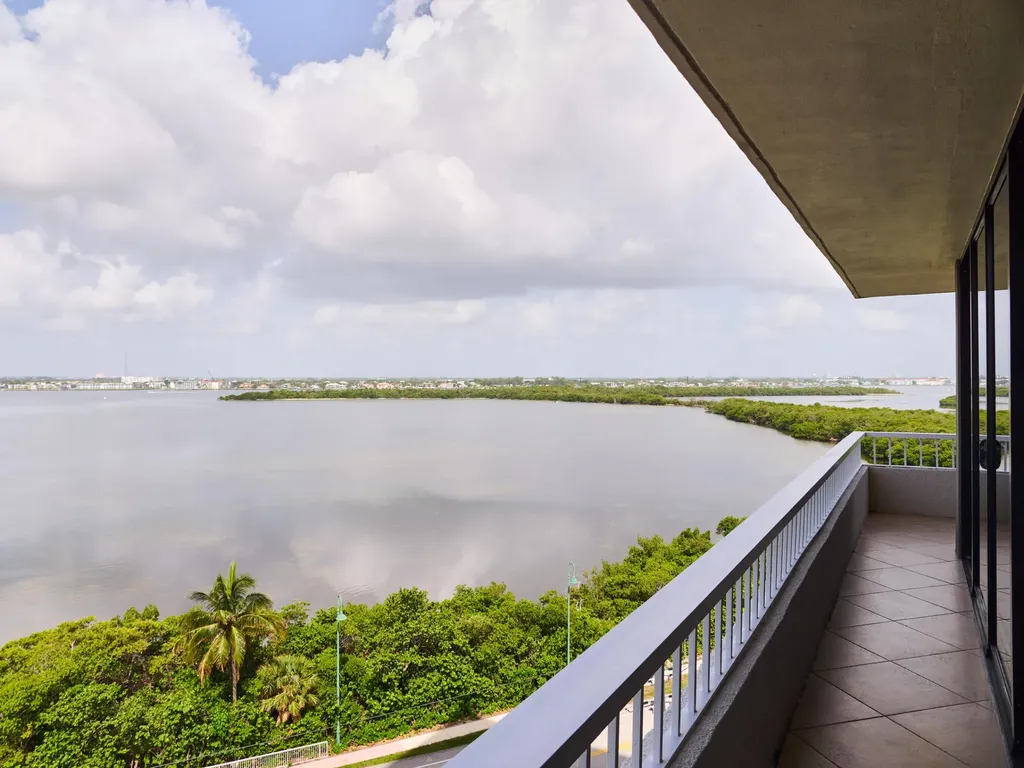 5550 N Ocean Drive Singer Island FL 33404