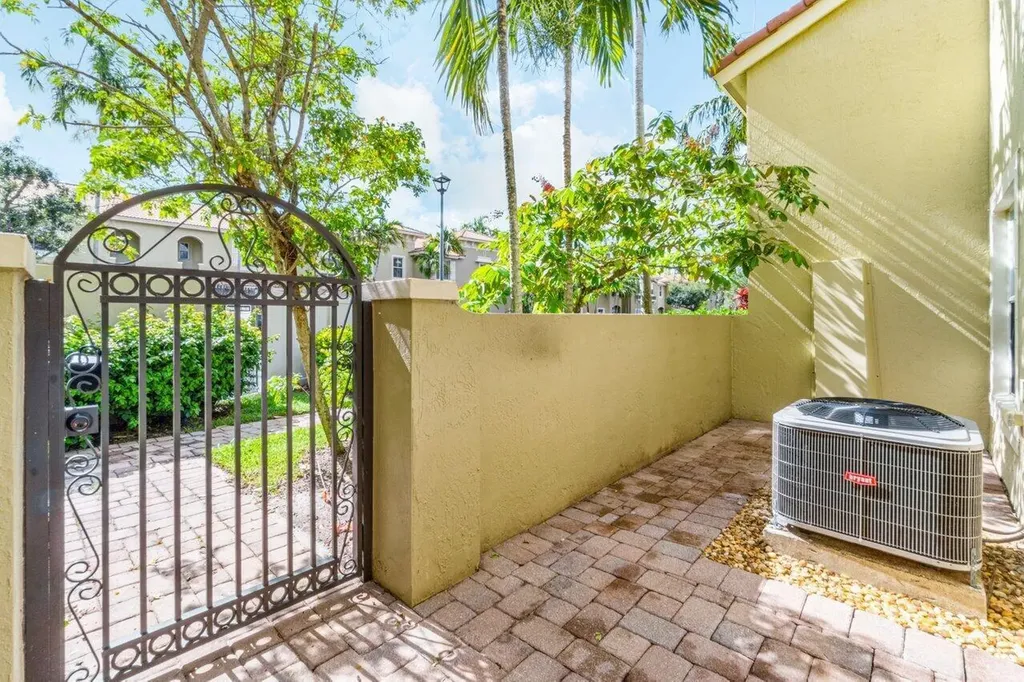 406 Lake Monterey Circle Boynton Beach FL 33426