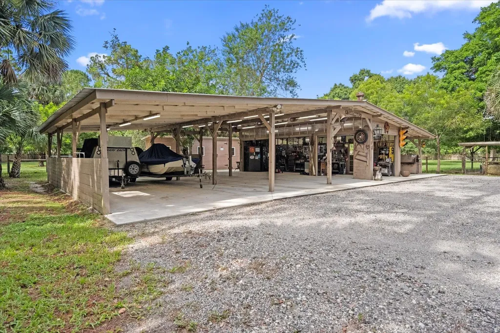 2454/2376 E Road Loxahatchee FL 33470