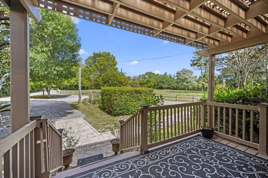 2454/2376 E Road Loxahatchee FL 33470