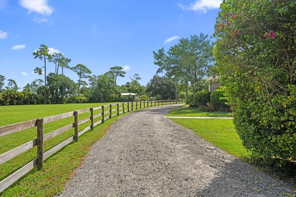 2454/2376 E Road Loxahatchee FL 33470