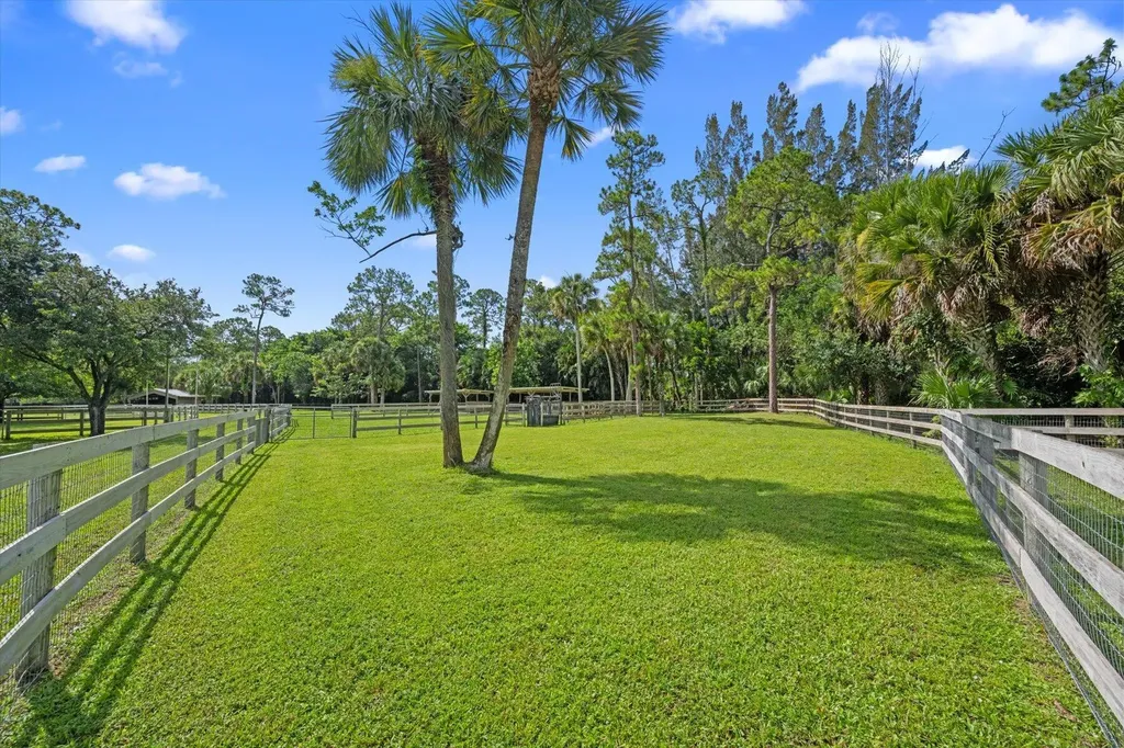 2454/2376 E Road Loxahatchee FL 33470