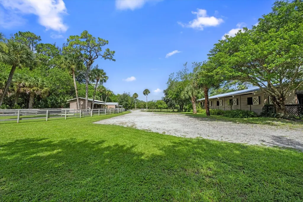 2454/2376 E Road Loxahatchee FL 33470