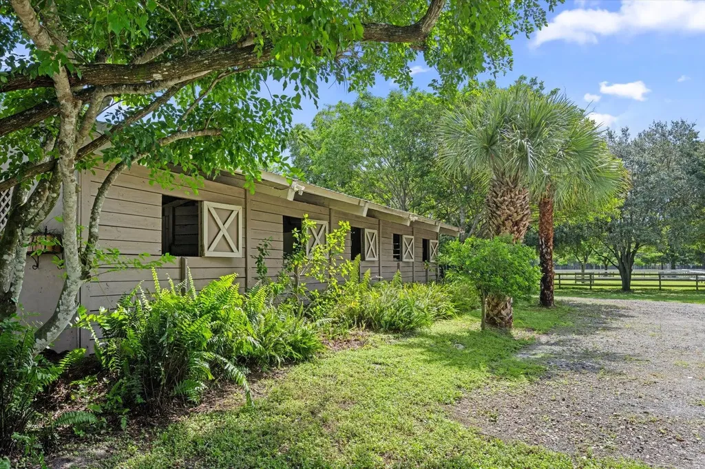 2454/2376 E Road Loxahatchee FL 33470