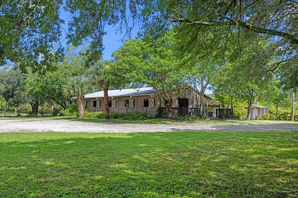 2454/2376 E Road Loxahatchee FL 33470