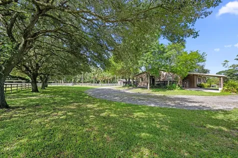 2454/2376 E Road Loxahatchee FL 33470