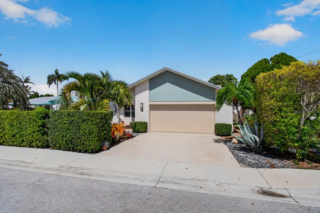 1315 N Lakeside Drive Lake Worth Beach FL 33460