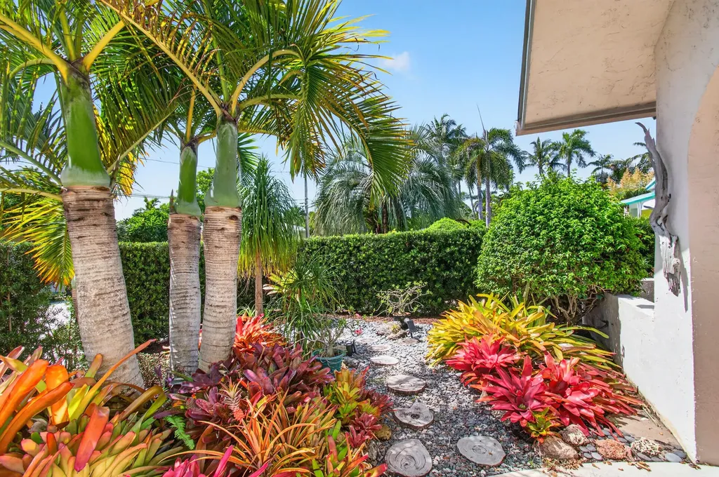 1315 N Lakeside Drive Lake Worth Beach FL 33460