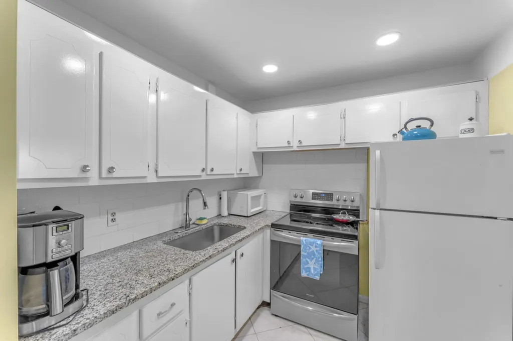 9 Prescott A Deerfield Beach FL 33442