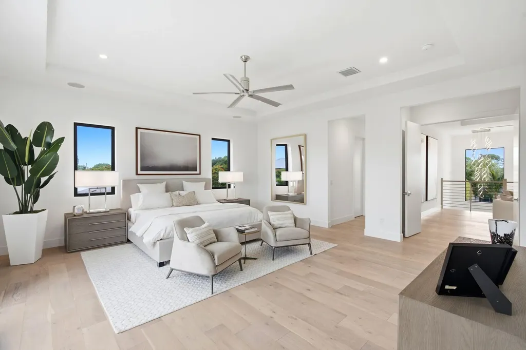 261 NW 8th Street Boca Raton FL 33432
