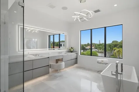 261 NW 8th Street Boca Raton FL 33432