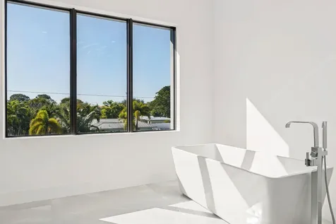 261 NW 8th Street Boca Raton FL 33432