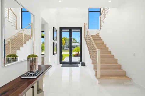 261 NW 8th Street Boca Raton FL 33432