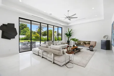 261 NW 8th Street Boca Raton FL 33432