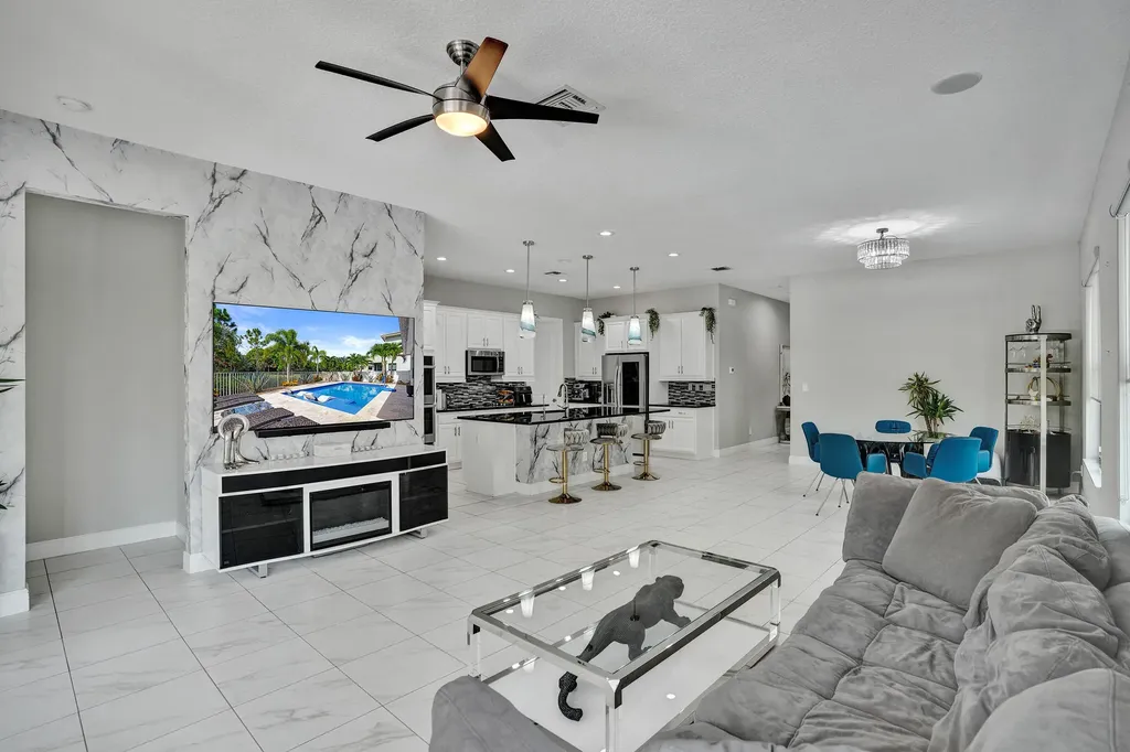 8655 NW 39th Court Coral Springs FL 33065