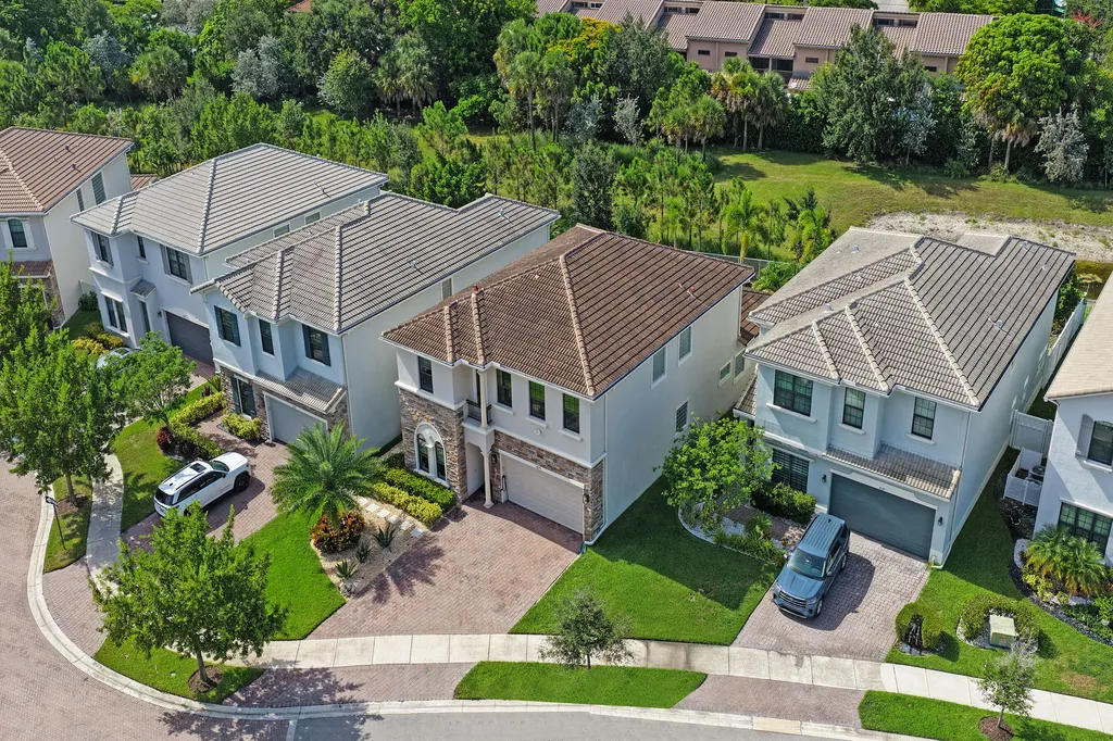 8655 NW 39th Court Coral Springs FL 33065
