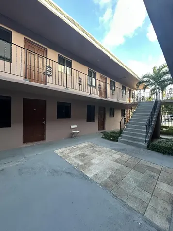 2545 Taft Street Hollywood FL 33020