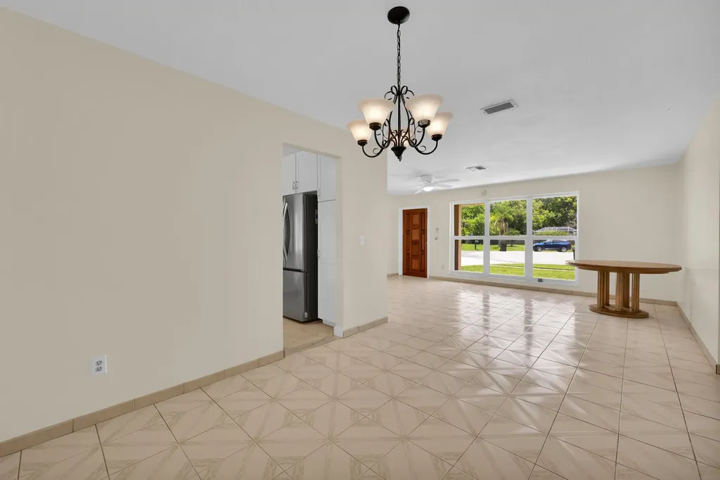 191 SW Ivanhoe Court Port St Lucie FL 34983