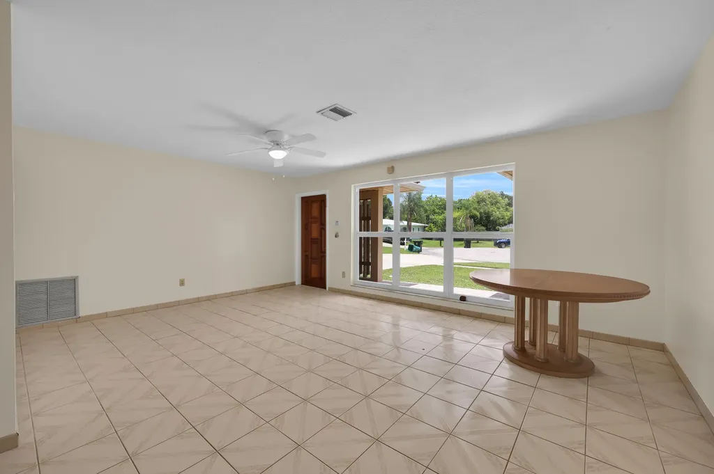 191 SW Ivanhoe Court Port St Lucie FL 34983