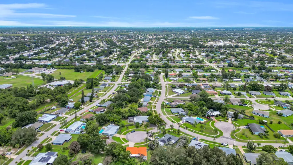 191 SW Ivanhoe Court Port St Lucie FL 34983