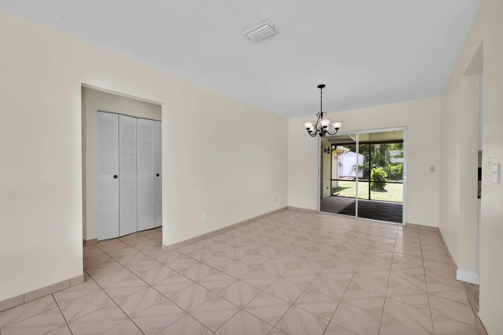 191 SW Ivanhoe Court Port St Lucie FL 34983