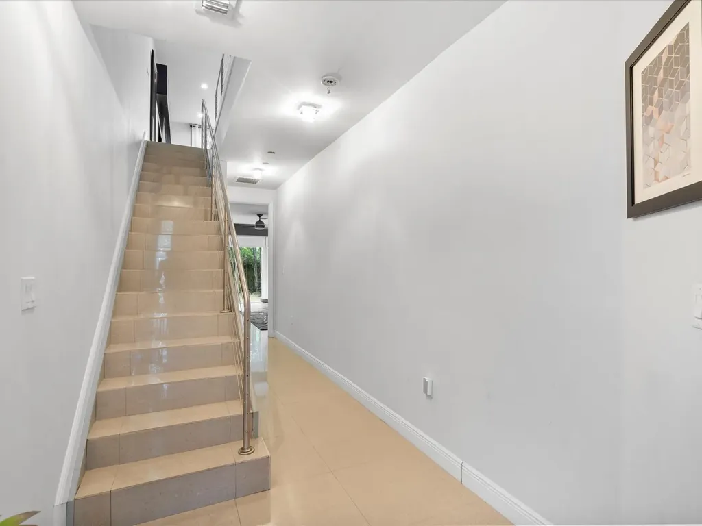 832 NE 19th Avenue Fort Lauderdale FL 33304