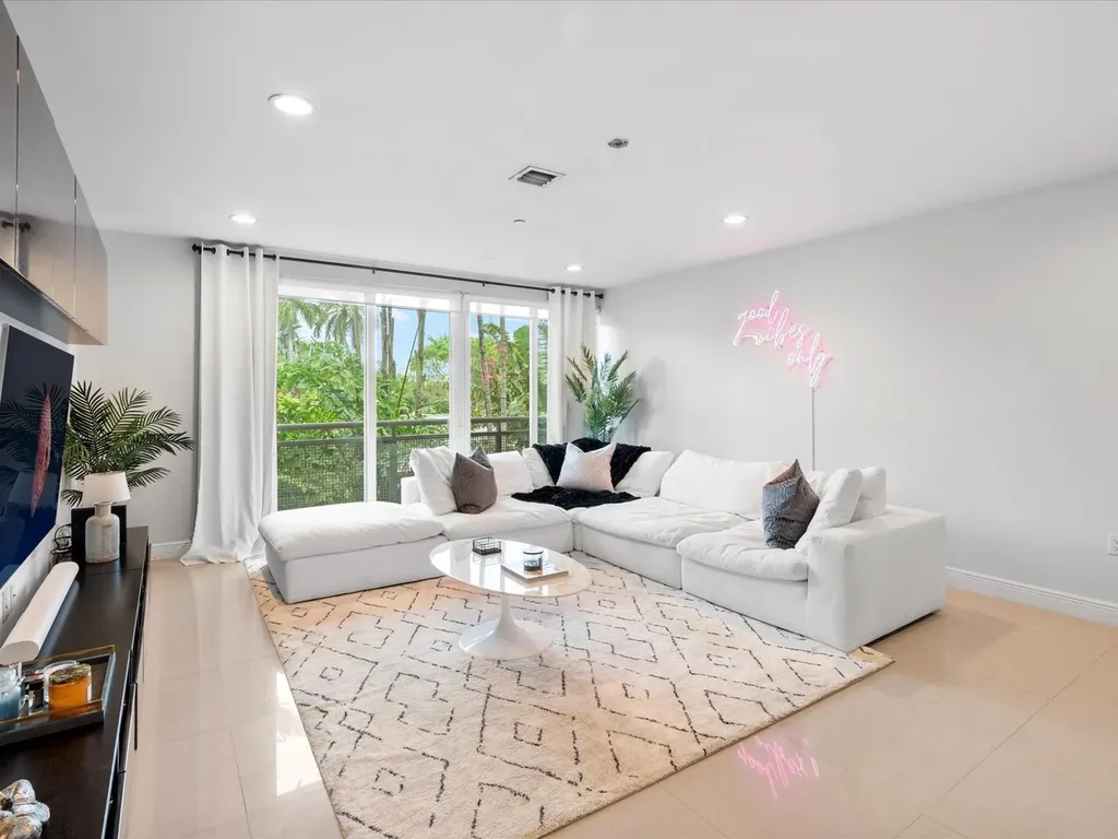 832 NE 19th Avenue Fort Lauderdale FL 33304