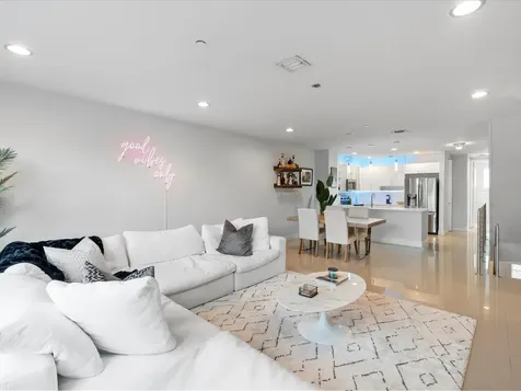832 NE 19th Avenue Fort Lauderdale FL 33304