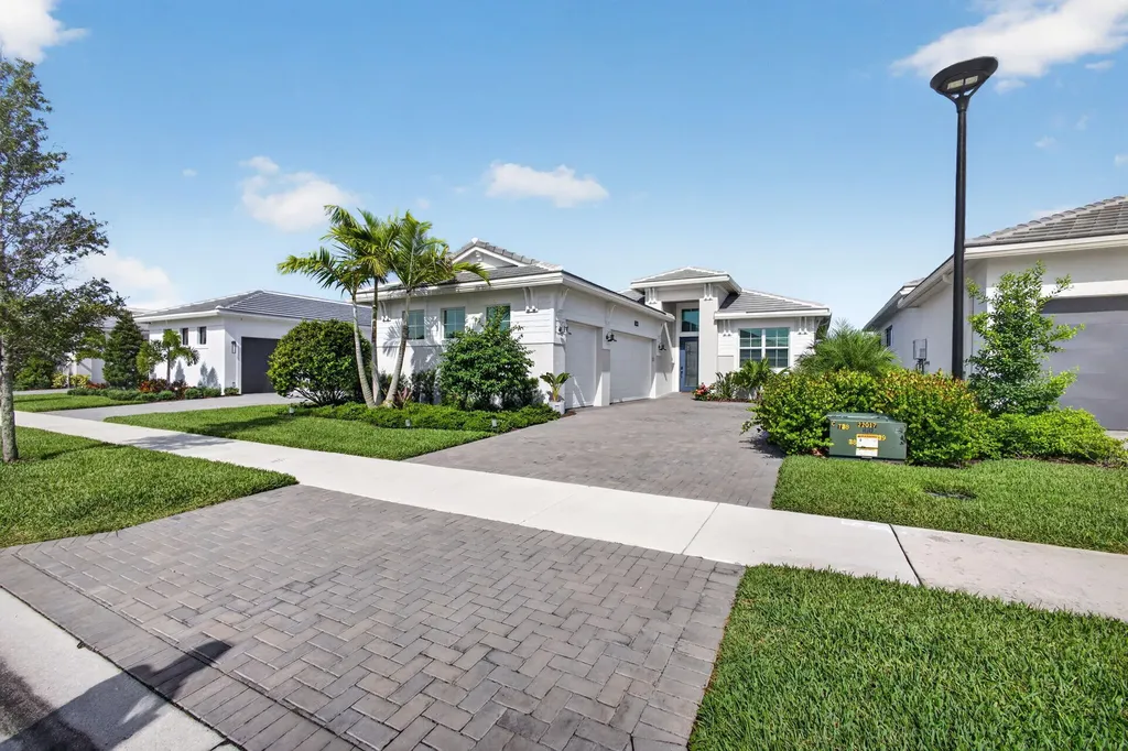 5469 Hutchinson Way Westlake FL 33470