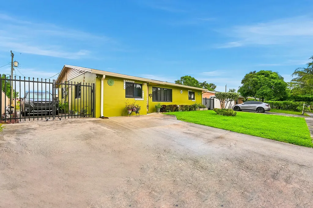 1310 SW 7th Avenue Deerfield Beach FL 33441