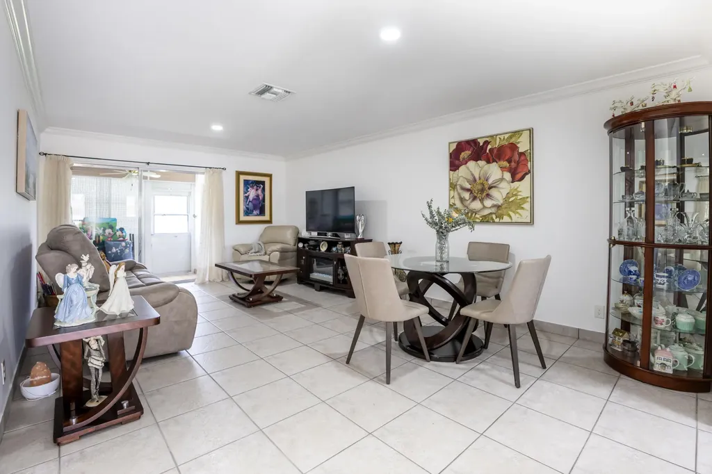 2631 Dudley Drive W West Palm Beach FL 33415