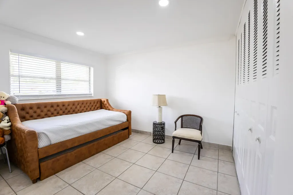 2631 Dudley Drive W West Palm Beach FL 33415