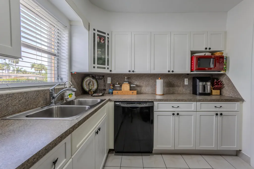 2631 Dudley Drive W West Palm Beach FL 33415