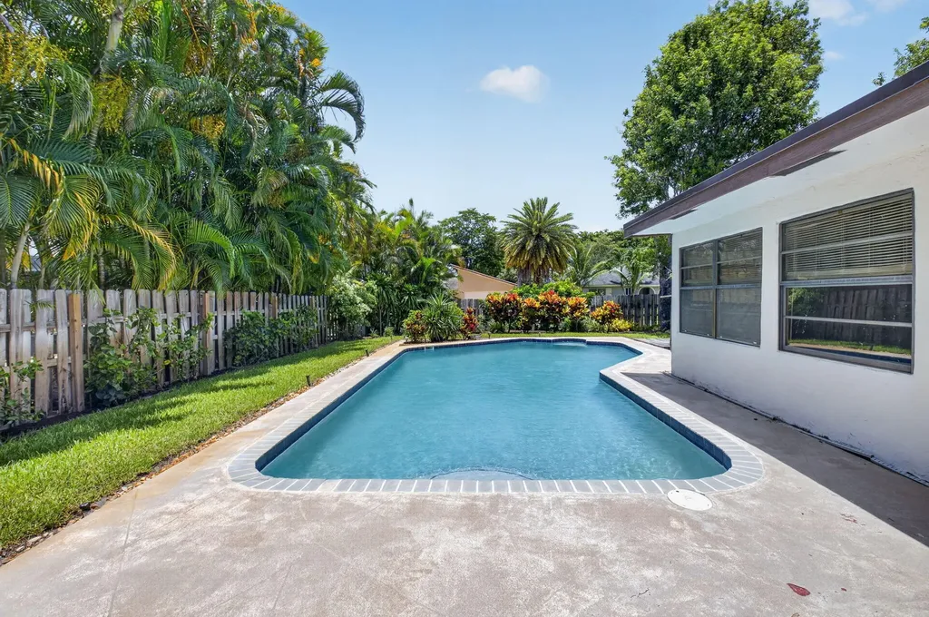 17667 Pine Needle Terrace Boca Raton FL 33487