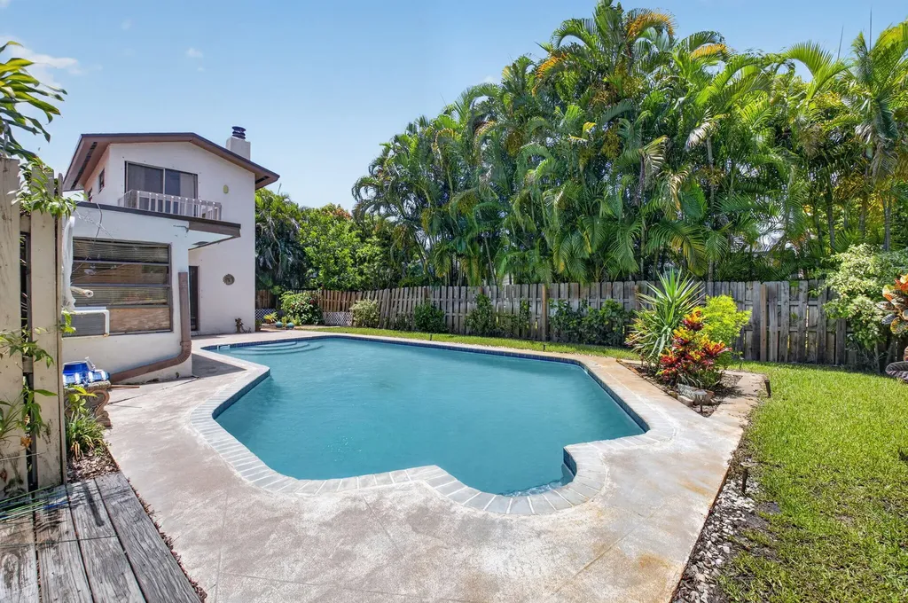 17667 Pine Needle Terrace Boca Raton FL 33487