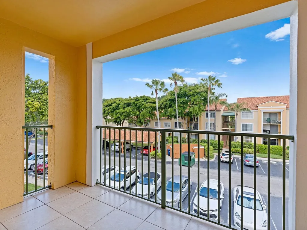 135 Yacht Club Way Hypoluxo FL 33462