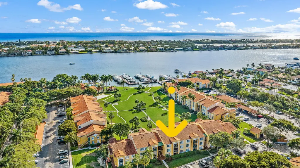 135 Yacht Club Way Hypoluxo FL 33462