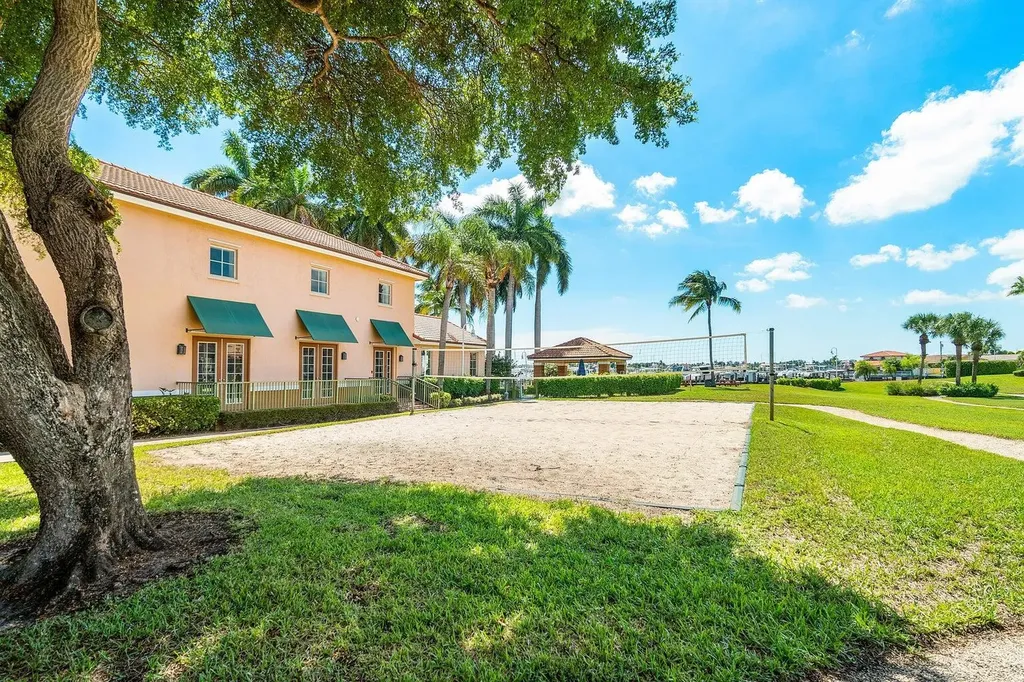 135 Yacht Club Way Hypoluxo FL 33462
