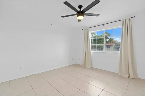 135 Yacht Club Way Hypoluxo FL 33462