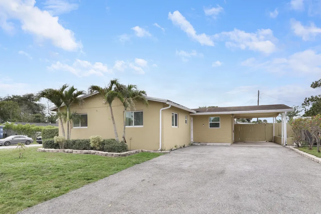 827 Caroline Avenue West Palm Beach FL 33413