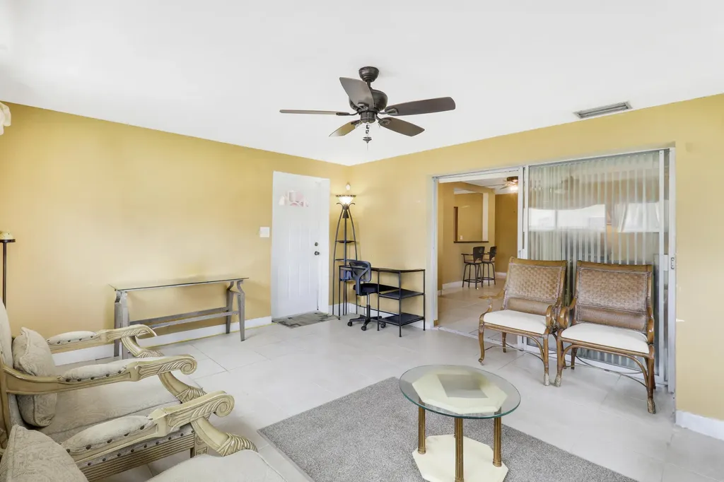827 Caroline Avenue West Palm Beach FL 33413