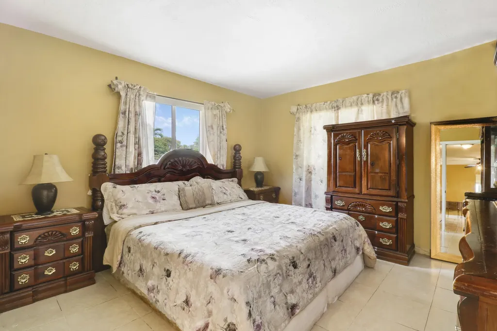 827 Caroline Avenue West Palm Beach FL 33413