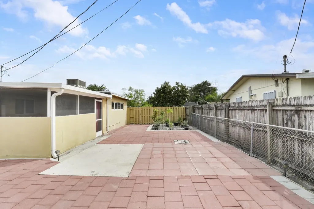 827 Caroline Avenue West Palm Beach FL 33413