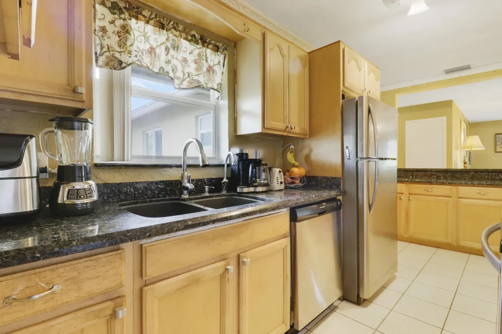 827 Caroline Avenue West Palm Beach FL 33413