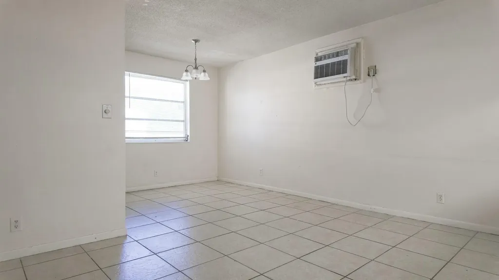 1945 NE 4th Street Deerfield Beach FL 33441