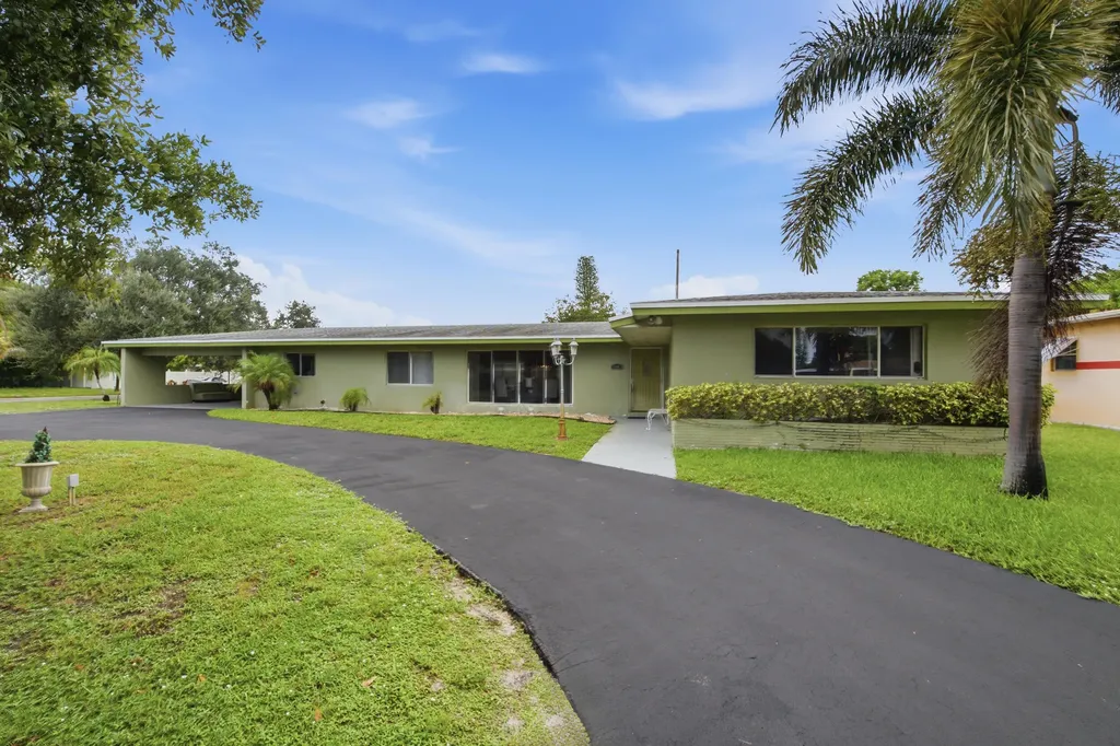 1000 Wyoming Avenue Fort Lauderdale FL 33312