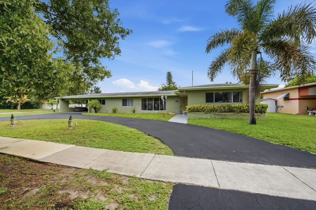 1000 Wyoming Avenue Fort Lauderdale FL 33312