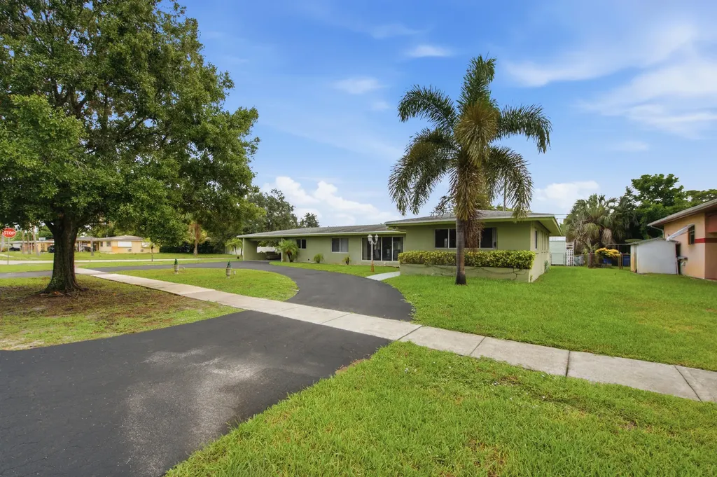 1000 Wyoming Avenue Fort Lauderdale FL 33312