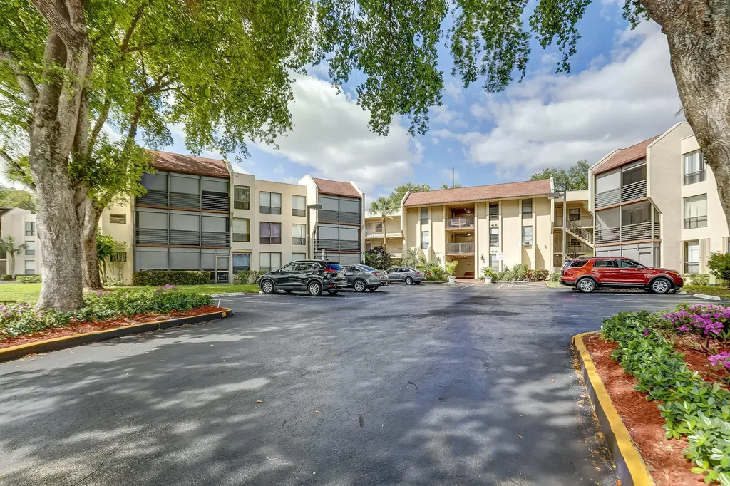 6751 N University Drive Tamarac FL 33321